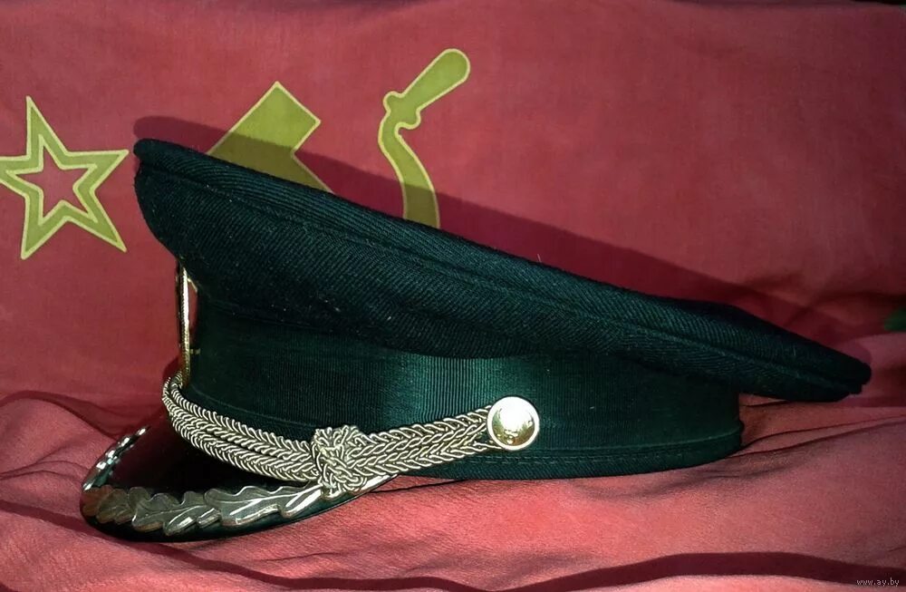 Фуражка полковник воронов. Солдатская фуражка советской армии пограничников. Аудиокнига зеленые фуражки. Фуражка полковник воронов. Фуражка пв нквд.