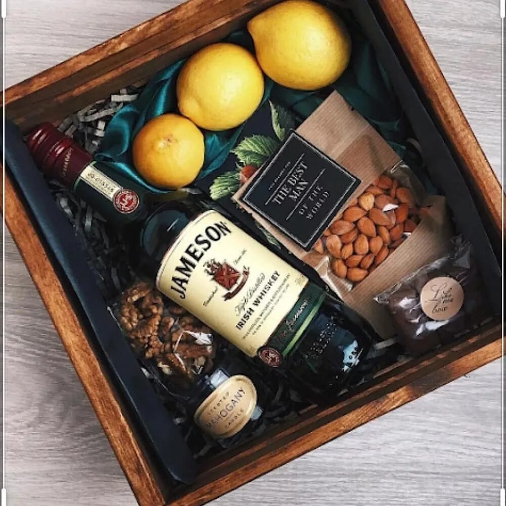 подарочные коробки для мужчин. коробочки с подарками для мужчин. набор джек дэниэлс бокс. коробочки с подарками для мужчин. новогодние подарочные боксы с джек дэниэлсом.