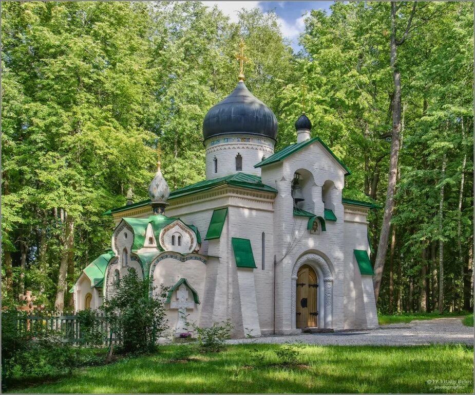 Спас нерукотворный в абрамцево. Храм спаса нерукотворного в абрамцево. церковь спаса нерукотворного васнецов. храм в абрамцево васнецов.