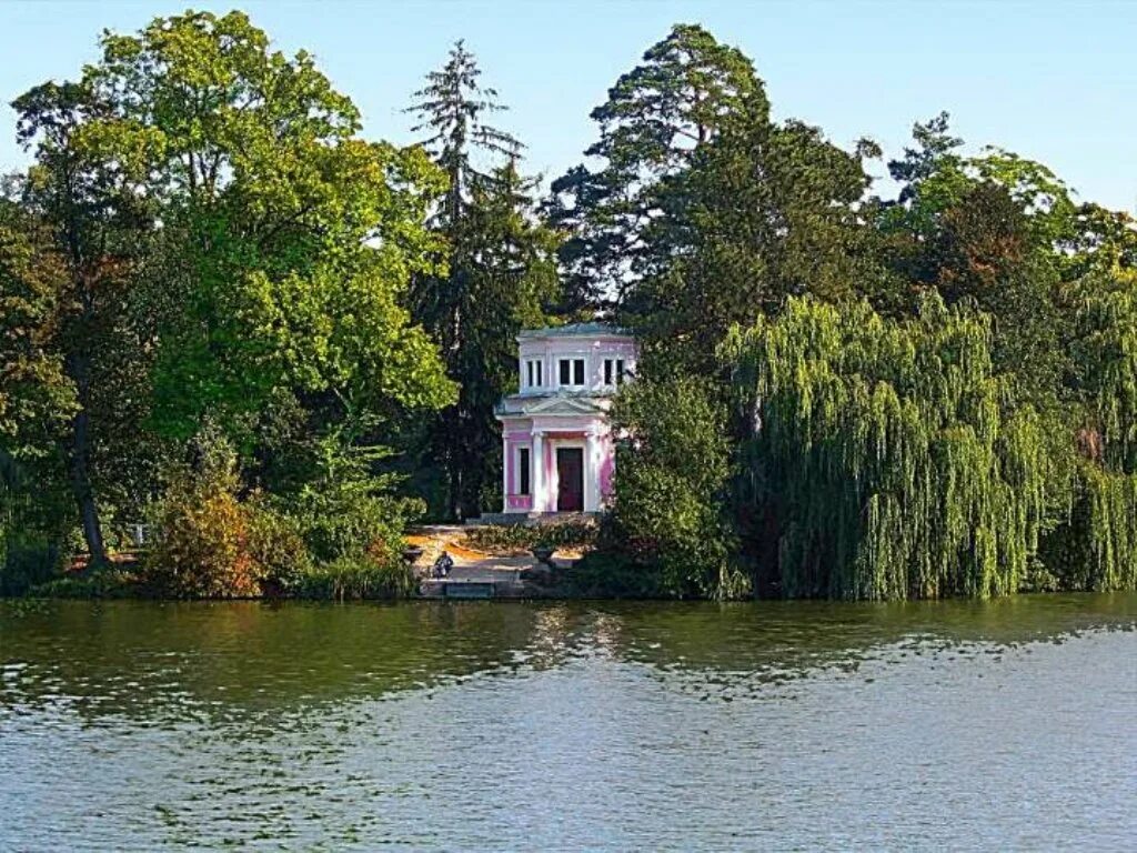 Софиевский городок. Софиевский парк. Остров любви Софиевки парк. Софиевка розовый павильон. Софиевский лесопарк розовый павильон.