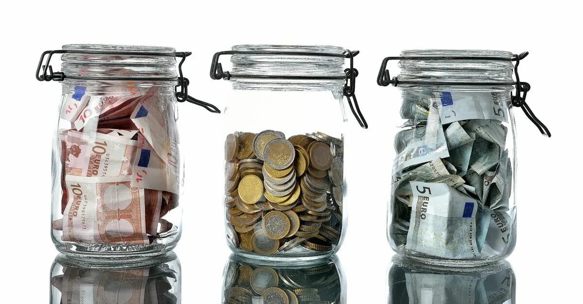 Копилка для денег. Декор с деньгами. Общая сумма выплат. Продам долг. Денежный долг.