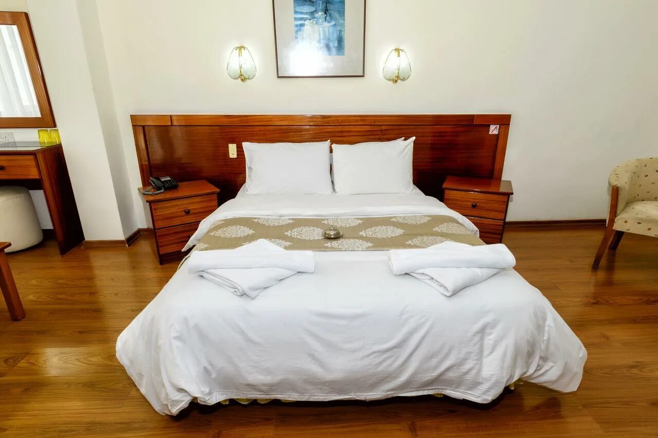 Mountain view номер в отеле. Ват бан кунг. Mountain view resort. Mountain view resort. Apart hotel mountain hill.