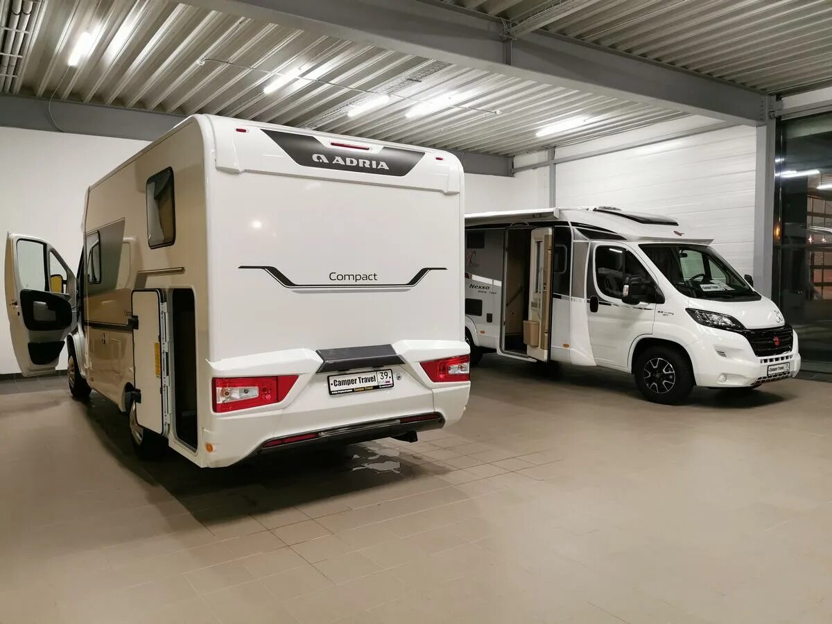 Camp company. Adria автодом. Автодом Adria Compact SP 500. Adria Compact Plus SCS. Адрия компакт SL Plus.