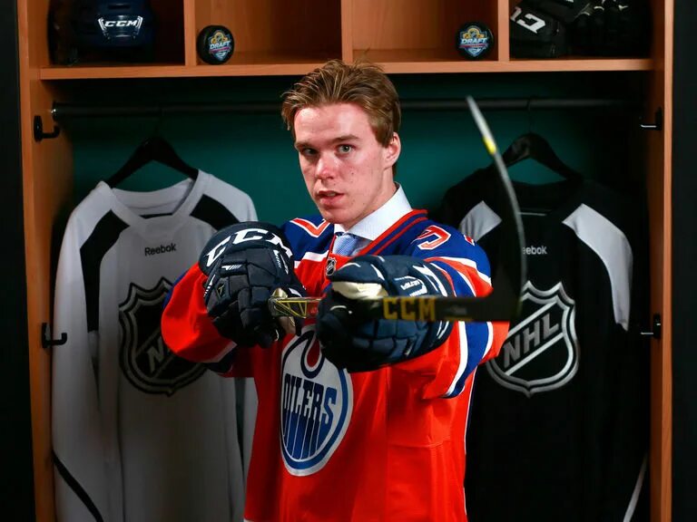 Мак девид. Коннор макдэвид. mcdavid хоккеист. макдэвид драфт. коннор макдэвид нхл.