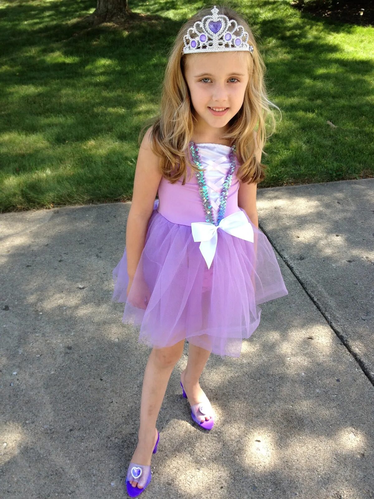 Lil dress. Мальчик принцесса. мальчик девочка принцесса. boy to girl принцесса. 14 летний boy dressed as princess.