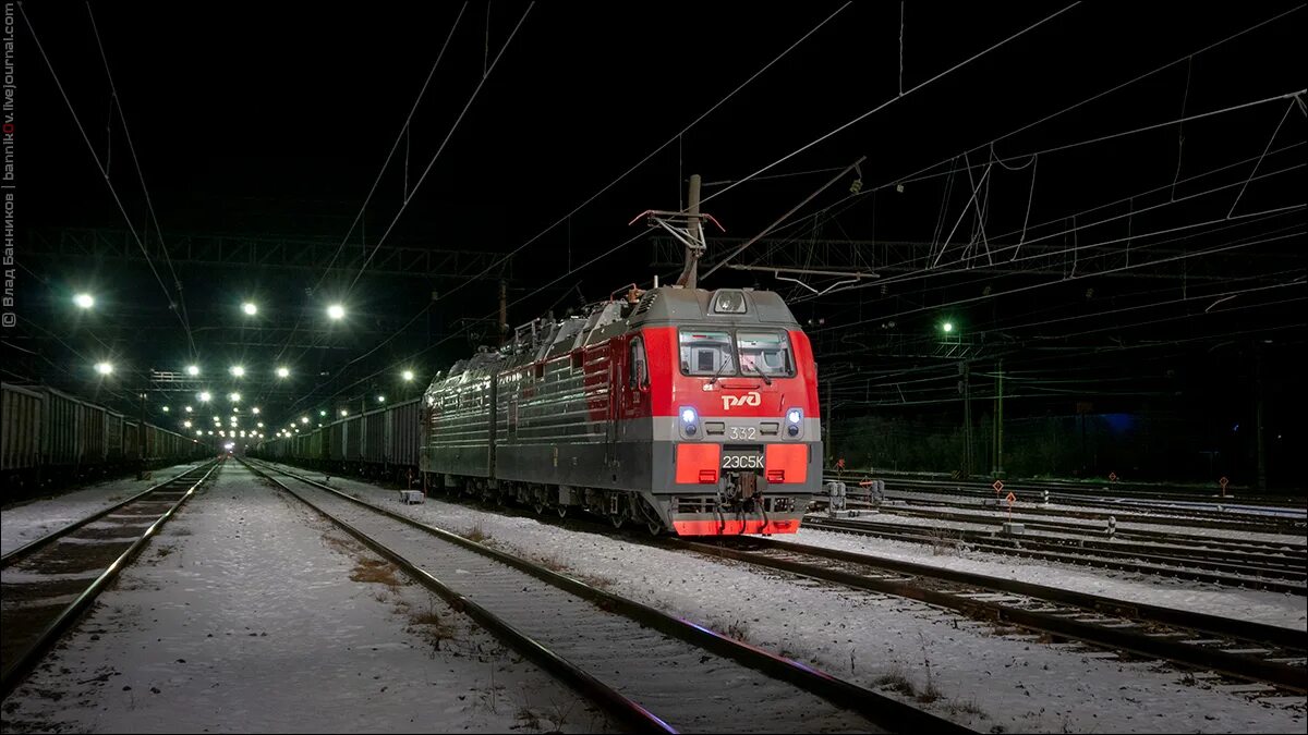 Поезд оленегорск санкт. 2эс5к 491. 2эс5к Мурманск. 3эс5к ночью. 3эс5к.