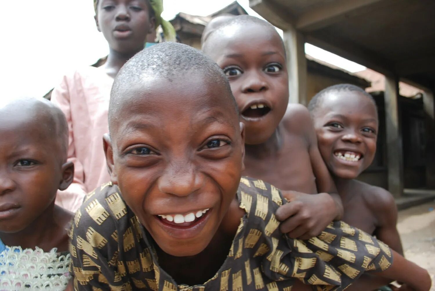 Люди из нигерии. Нигерия рост численности. Жители страны нигер. Население западной африки. Жители страны нигер.