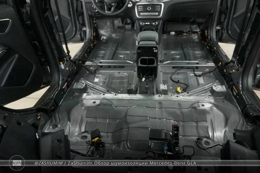 Шумоизоляция мерседес. Mercedes gla шумоизоляция. mersedes gls штатная шумомзоляция. шумоизоляция мерседес 164 гл. шумоизоляция форсунок gl166.