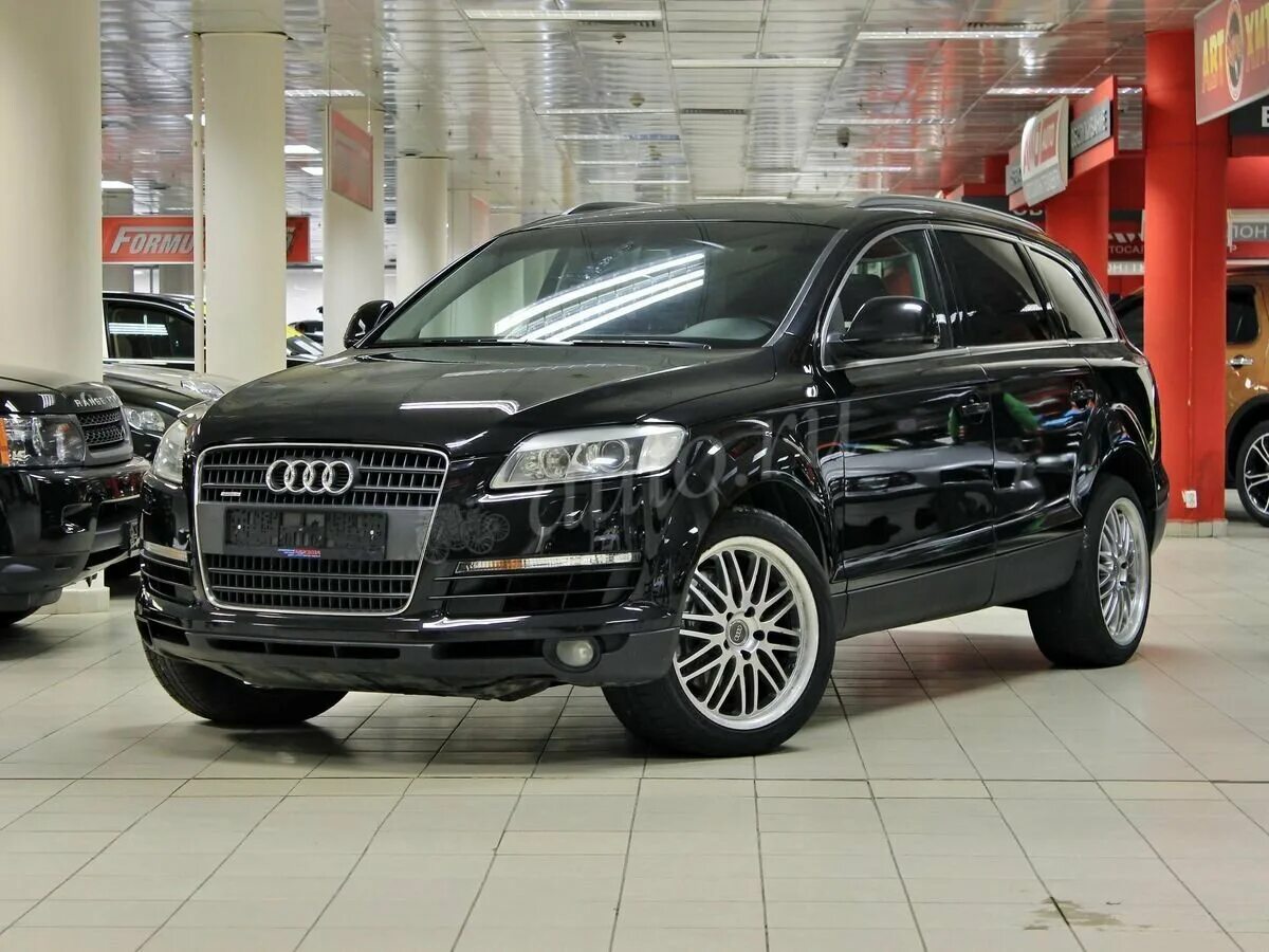 Купить ауди q7 в москве. Ауди джип q7 чёрный. Audi q5 2008 черный. Audi q7 02126. Черный Ауди q7 2008 года.