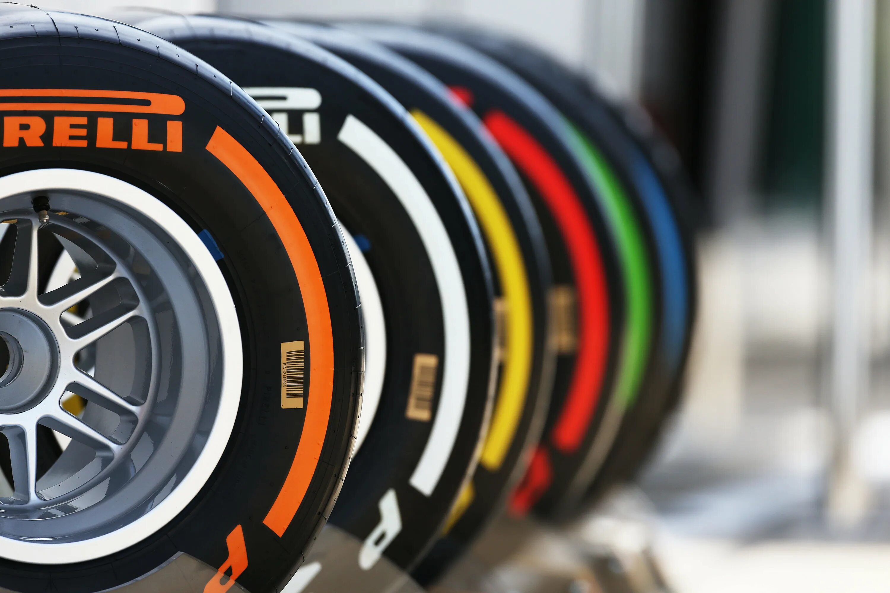Шины интернешнл. Шины пирелли. pirelli 888. pirelli tyre ms. pirelli шина logo.