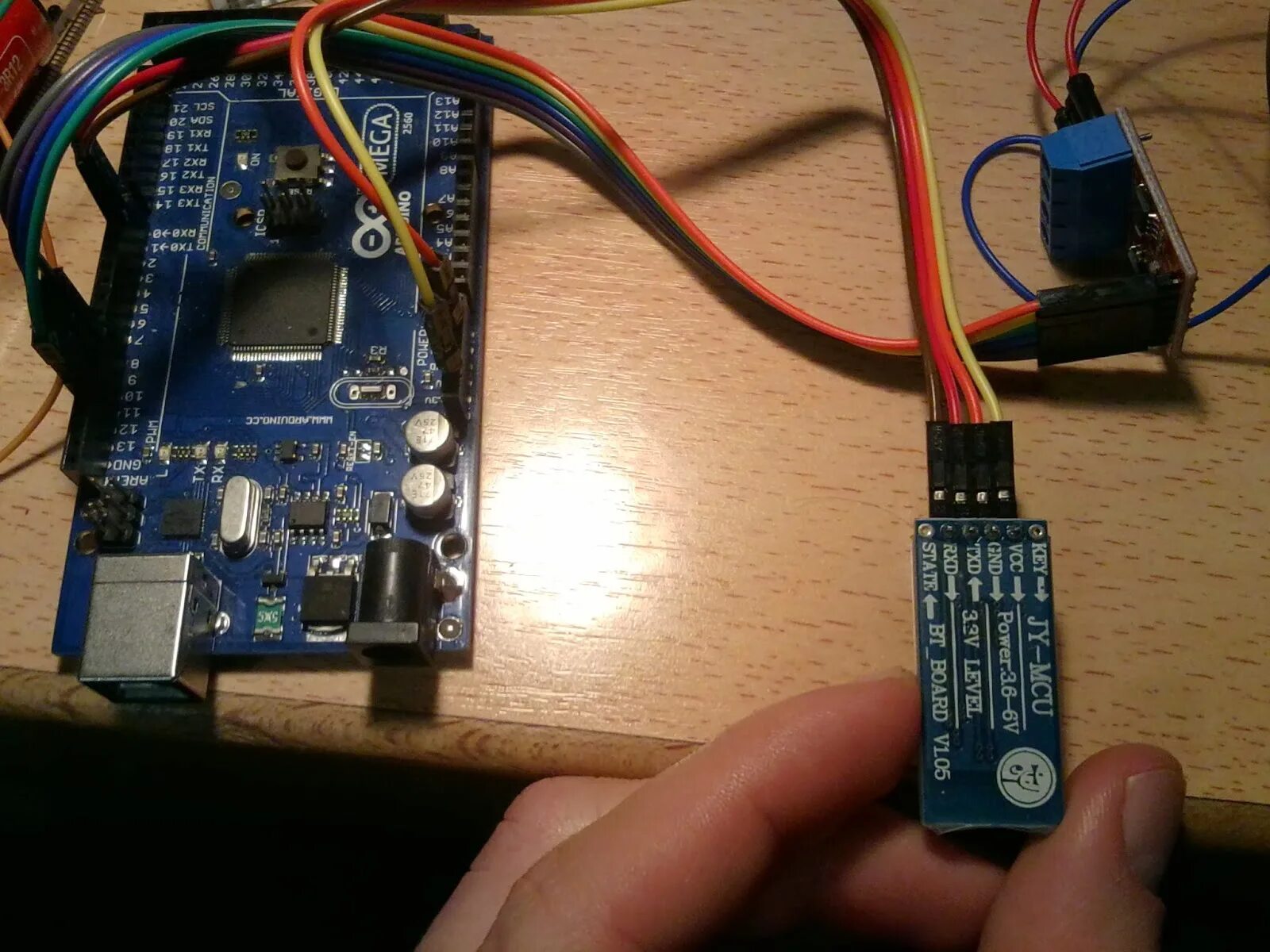 Vcc d- d+. Nrf24l01 arduino экран. Что такое gnd на плате. 5v d gnd. 5v d gnd.