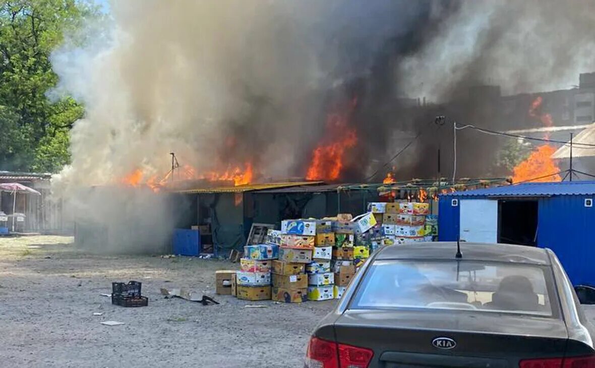 Обстрел донецкого рынка. Обстрел донецка 18 июня 2022. Обстрел донецкого рынка. Обстрел донецкого рынка. Обстрел рынка в донецке погибшие.