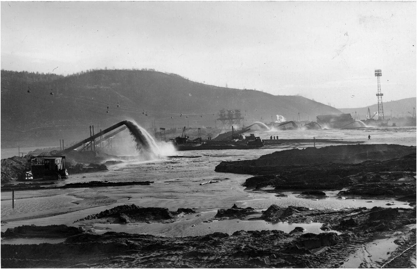 Куйбышевская ГЭС 1957. Волга до ГЭС Тольятти. ГЭС до затопления Тольятти. Куйбышевская гидроэлектростанция (1958),. Затопление куйбышевского водохранилища