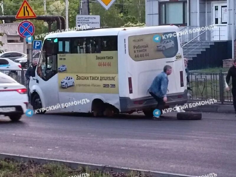 Остановка бгау уфа. Аграрный остановка. Маршрутка минус. Аграрный университет уфа. Краш тест паз 3205.