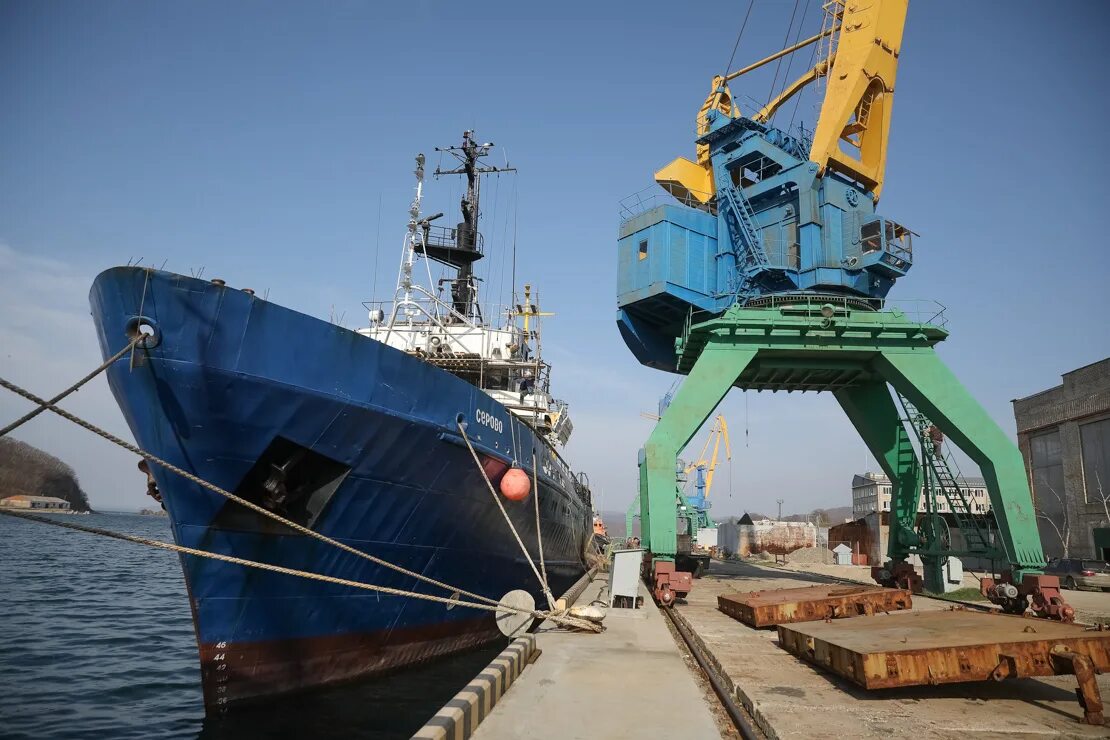 Северный морской путь корабли. Преображенская база тралового флота владивосток. Судно оао. Сб 739 буксир. Судно оао.