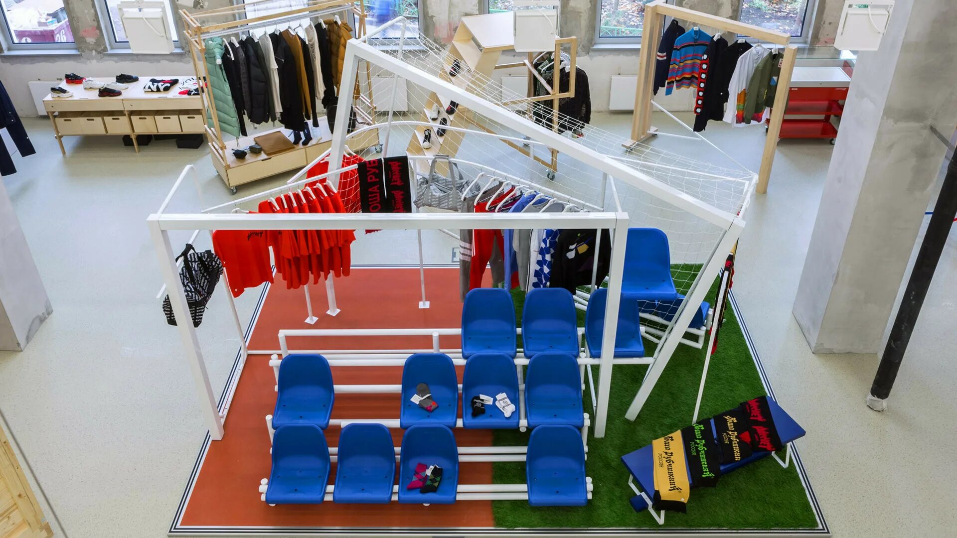 Км 20. Кузнецкий мост 20 магазин. km20 concept store. км 20 магазин на кузнецком мосту. км20 на кузнецком мосту.
