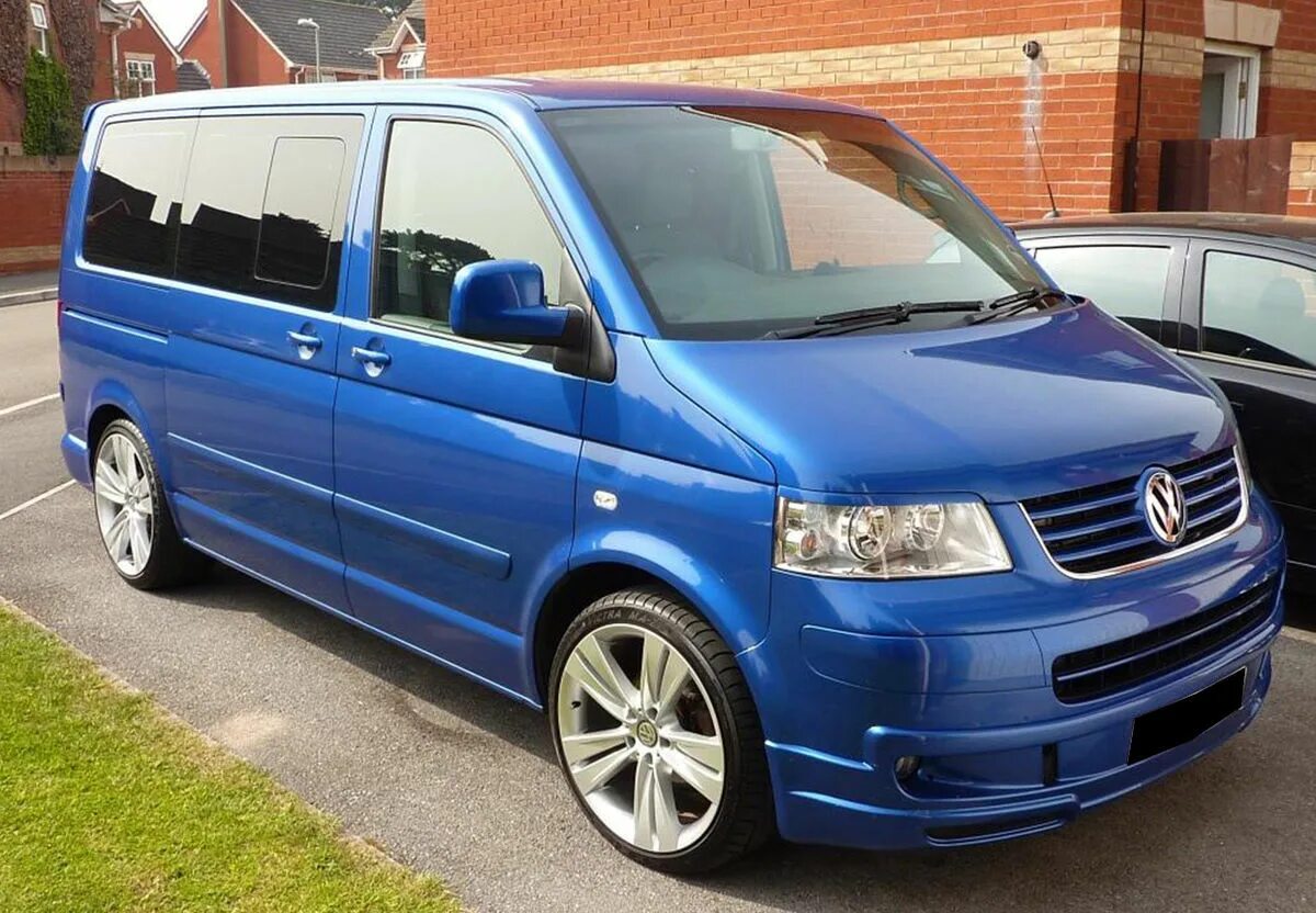 Vw caravelle t5. Фольксваген Мультивен т5. VW Transporter t5 Multiwan. Multivan t5 2004.