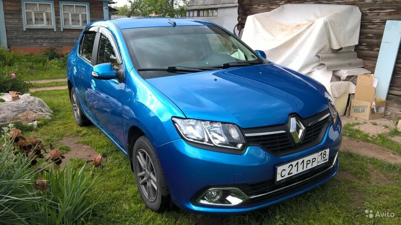 Краски renault. Рено Логан синий металлик 2014-2. Рено Логан 2 лазурно-синий. Renault Logan 2013 синий металлик. Рено Логан 2 цвет 498.