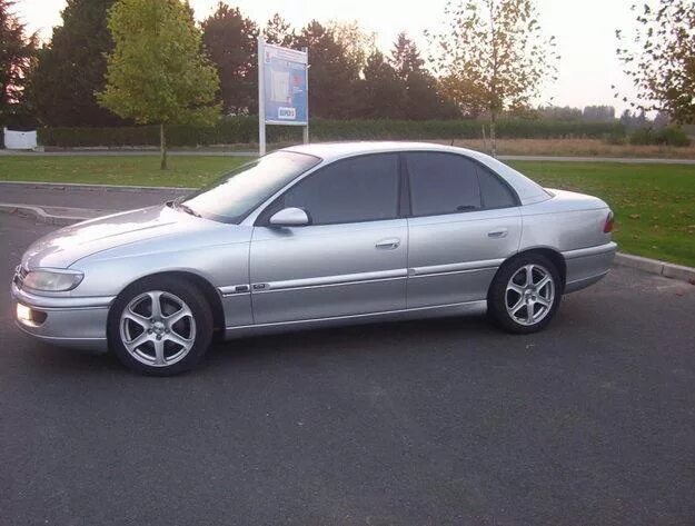 Опель омега б 2.5 дизель. Opel Omega 2.5. Opel Omega 2.5 td. Opel Omega 2000 Edition. Vauxhall Omega 2.2.