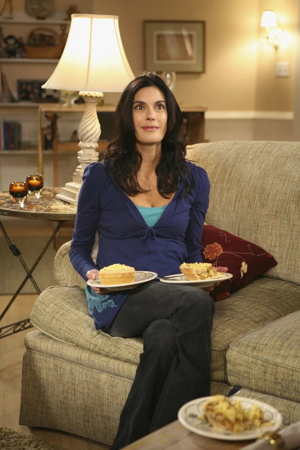 Сьюзан дельфино. Отчаянные домохозяйки сьюзан майер актриса. Сьюзан майер отчаянные домохозяйки. Сьюзан дельфино. Стюхан отчаянные домохозяйки.