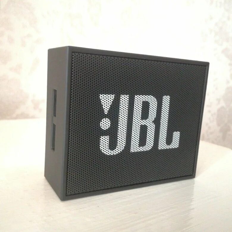 JBL go колонка r63234. JBL go 1 Black. Колонка JBL go квадратная маленькая. Колонка JBL go черная. Колонка jbl квадратная