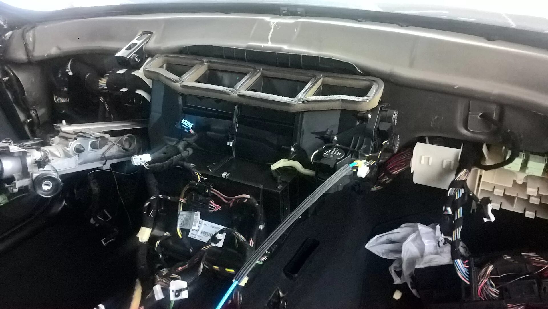 Чистка кондиционера испаритель киа сид ed 2011. Как поменять испаритель на санте. Дренажная трубка кондиционера киа спортейдж 2. Замена радиатора печки land rover freelander 1. Smoant santi чертеж.