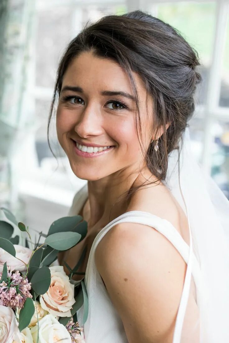 Renata (noot) seear. Весёлый взгляд красавицы. Венок с фатой для невесты. Одна женщина. Pretty soft.