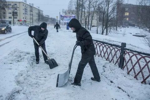 Далекие снега без границ казались то скучно