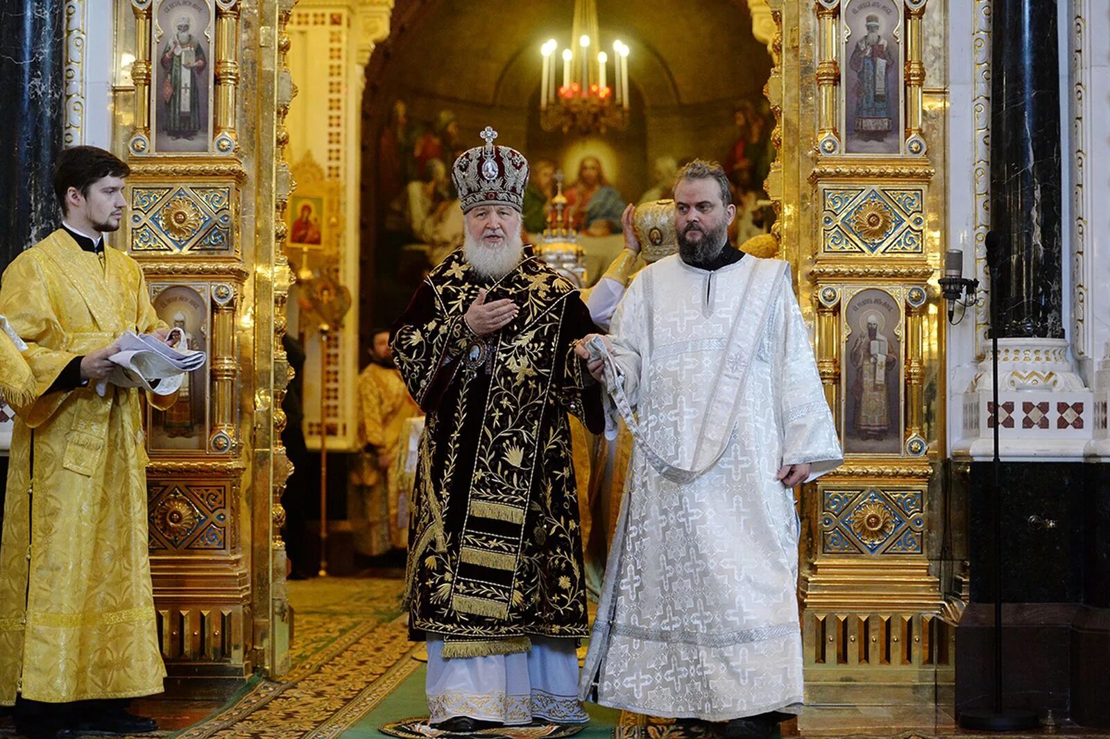 Священники храма христа спасителя в москве. Настоятель храма христа спасителя. Храм христа спасителя служители. Храм христа спасителя служители. Кочетков ххс.