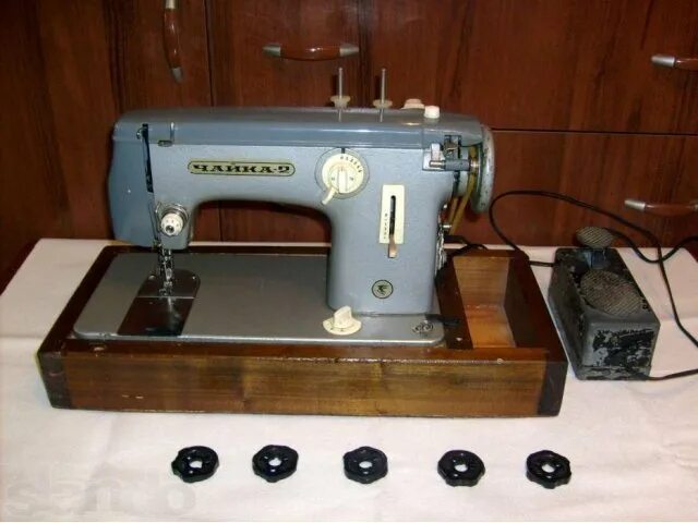 Швейная машинка чайка 2м. Машина чайка 2. Швейная машинка чайка 2 ножная. Машина чайка 2. Шв машинка чайка.