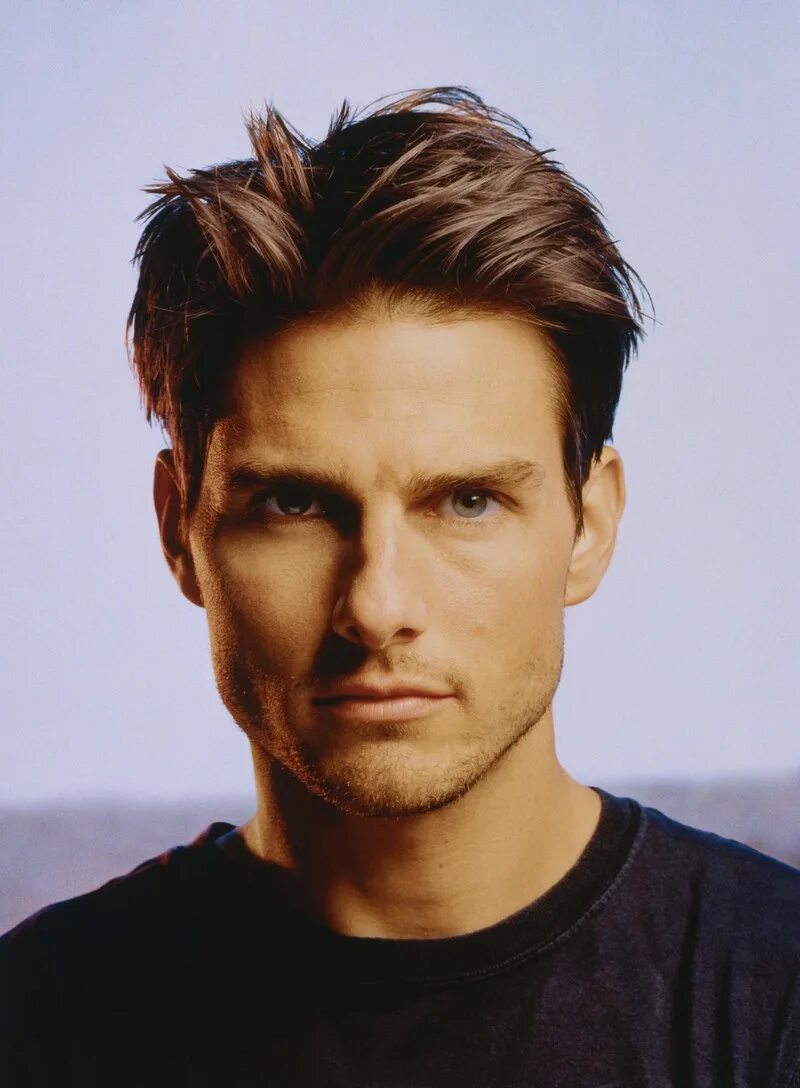Длинное лицо мужские прически. Tom Cruise. Tom Cruise 2000. Мужские стрижки Тома Круза. Том Круз 2005.