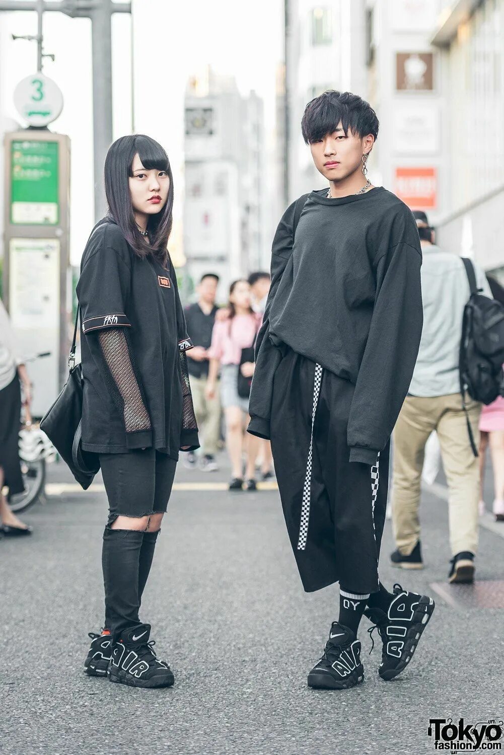 Токийские одежда. Стиль Харадзюку черный. Харадзюку черная одежда. Темное Харадзюку. Харадзюку одежда мужская.