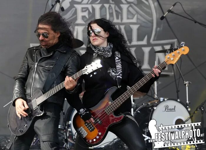 Devils train. Devil's train - devil's train (2012). Дискография devil's train. Devils train. Дискография devil's train.