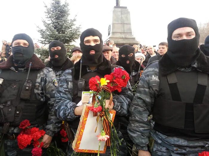 Крымский беркут. Беркут крым 2014. встреча беркута 22.02 2014 года севастополь. крым севастополь бойцы беркута.