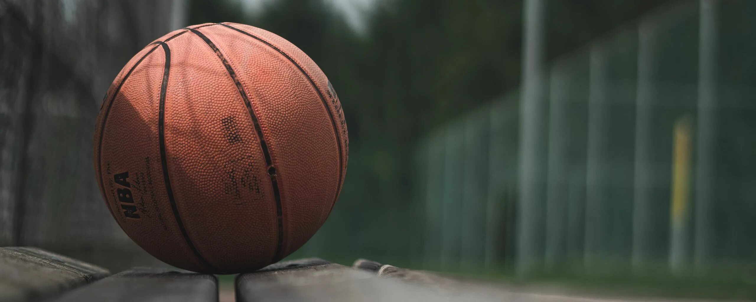 Первый баскетбольный мяч. Несколько фактов о баскетболе. Женский баскетбольный мяч размер. Баскетбольный мяч раньше. Баскетбол интересные факты о баскетболе.