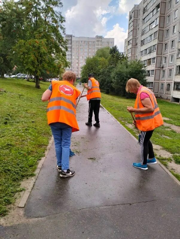 Благоустройство общественной территории с детской площадкой. Благоустройство двора, скамейки. Чеховское благоустройство. Сквер 60-летия октябрьской революции севастополь спорт. Мбу благоустройство.