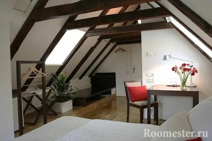 Attic living room with exposed brick wall home&deco Casas y Espacio
