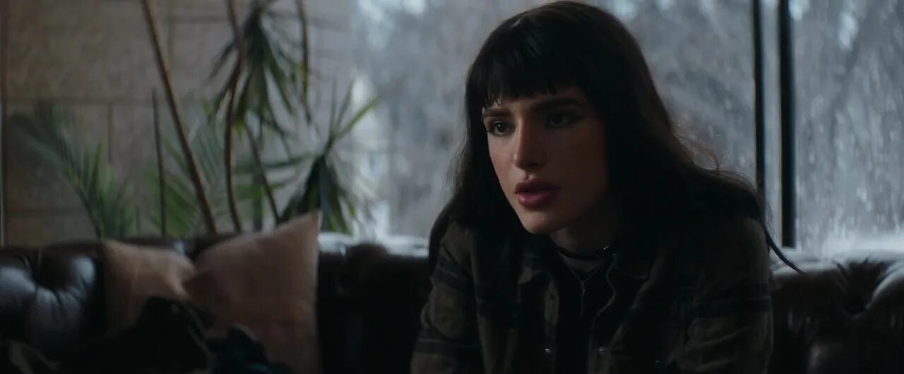 Белла торн ремнант. Фильм ремнант я вижу тебя. Ремнант: всё ещё вижу тебя фильм 2018. Ремнант вероника. Ремнант: всё ещё вижу тебя фильм 2018.