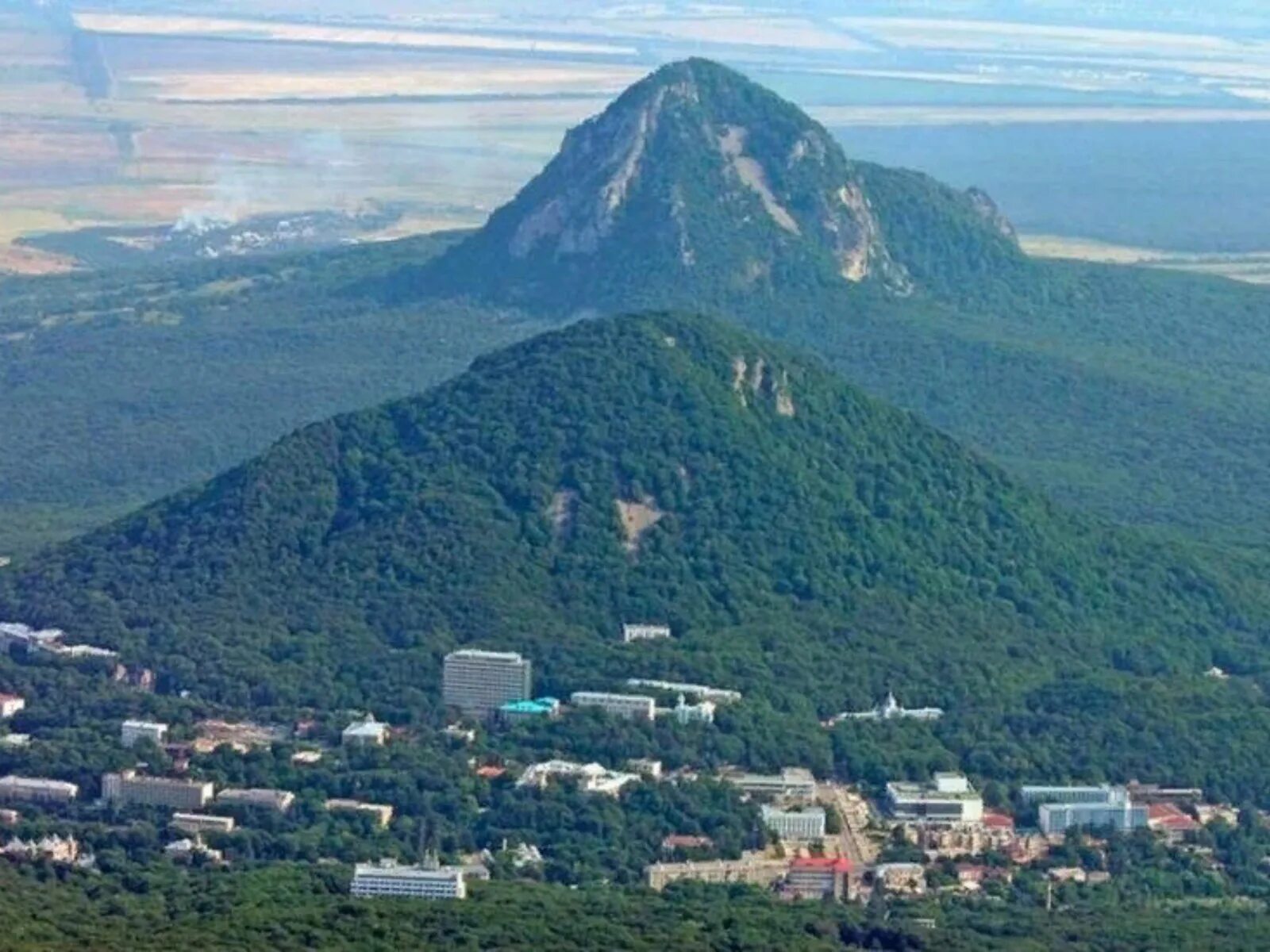 Гора бештау железноводск. Железноводск гора развалка вид. Гора железная железноводск высота. Железноводск высота над уровнем. Гора железная ставропольский край.