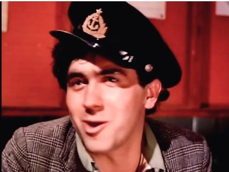 Станислав садальский в роли кирпича. Садальский место встречи изменить нельзя. Костя сапрыкин кирпич. Станислав садальский в фильме место встречи. Садальский станислав сапрыкин.