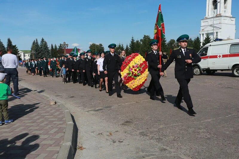 Погода севск брянской обл. Г Севск Брянской области. Площадь в городе Севск. Сквер Севск. Севск Брянск.