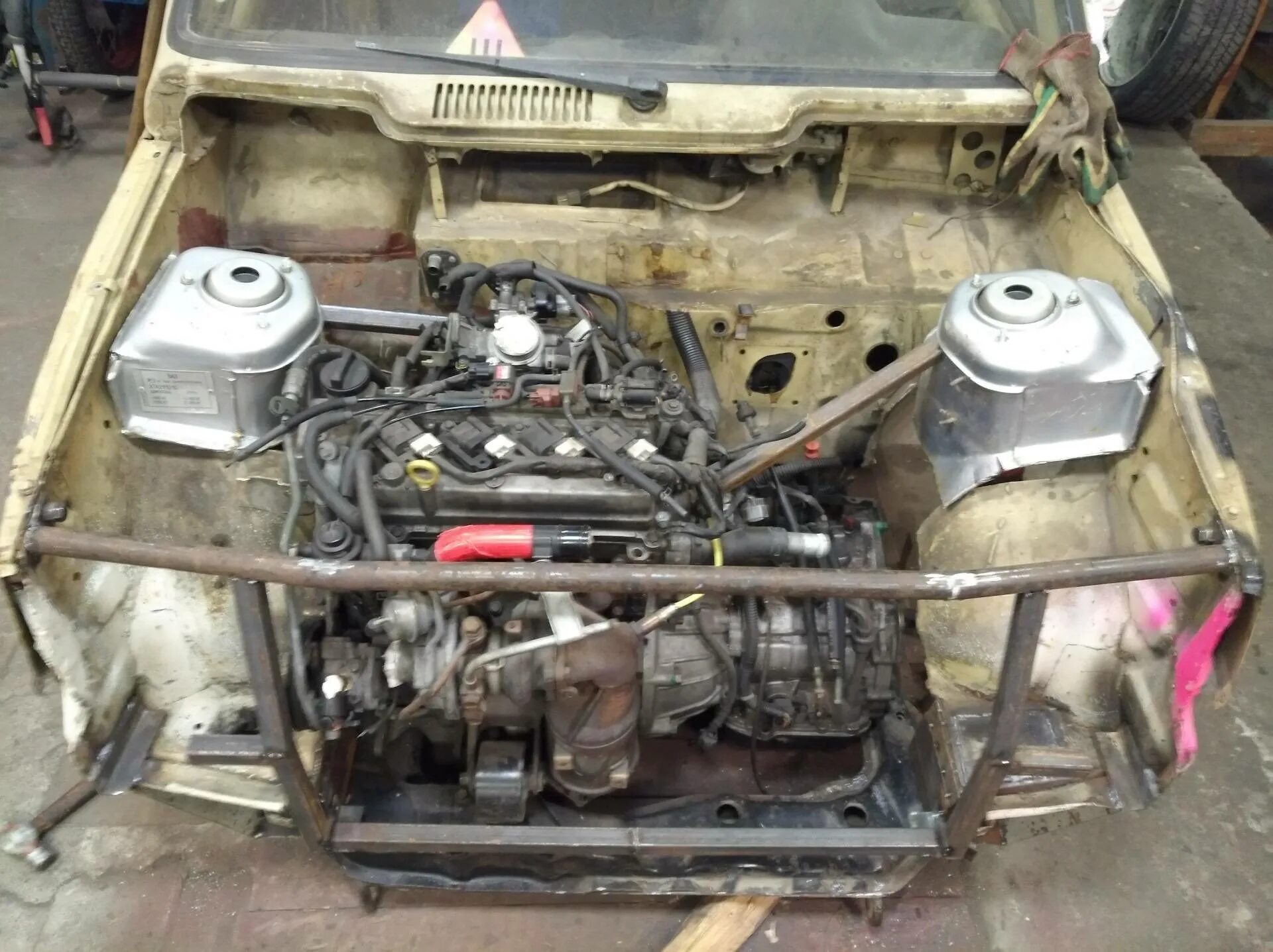 Крепление двигателя ока 1113. Ока с мотором от ваз 2108. Ока с мотором ваз 2109. Двигатель ока ваз 1113. Двигатель ваз 2109 на луаз 969м.