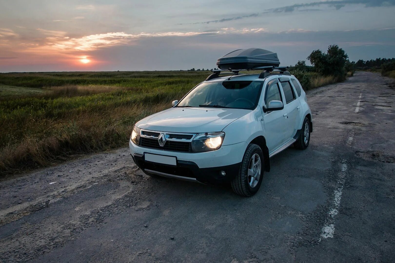 Как поставить на рено дастер. Renault duster 1. renault duster 1.6. рено дастер 1.6 4х4. рено дастер 2011 года.
