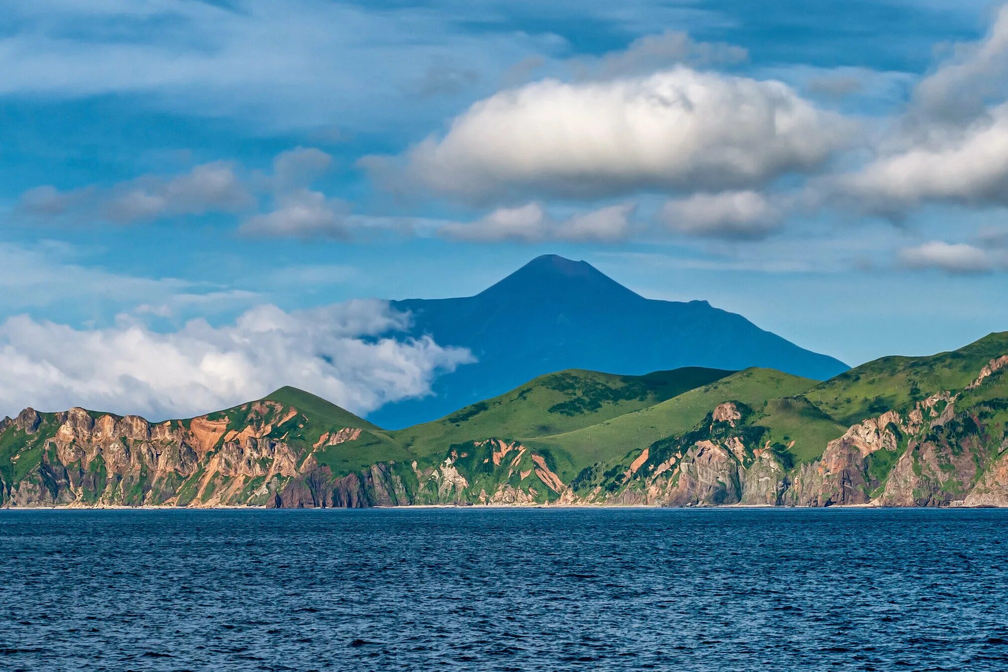 Москва курильские острова. Южно курильская гряда. Остров парамушир. Москва курильские острова. Вулкан креницына восхождение.