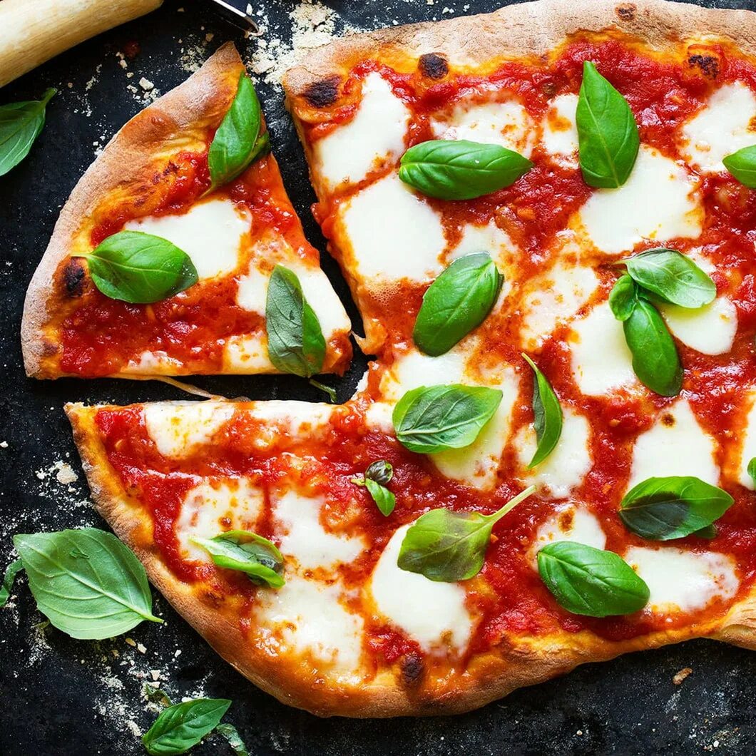 Простые начинки для пиццы. Начинка для пиццы. Ингредиенты для пиццы. Пицца домашняя. Простая пицца.