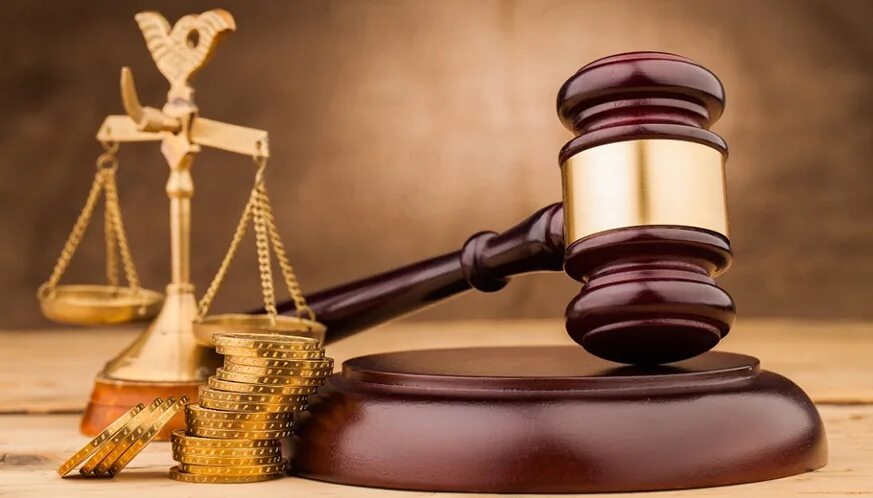 Судейский молоток и деньги. Представительство в суде. Бесплатная юридическая помощь картинки. Оплата юридической помощи. Оказание квалифицированной юридической помощи.