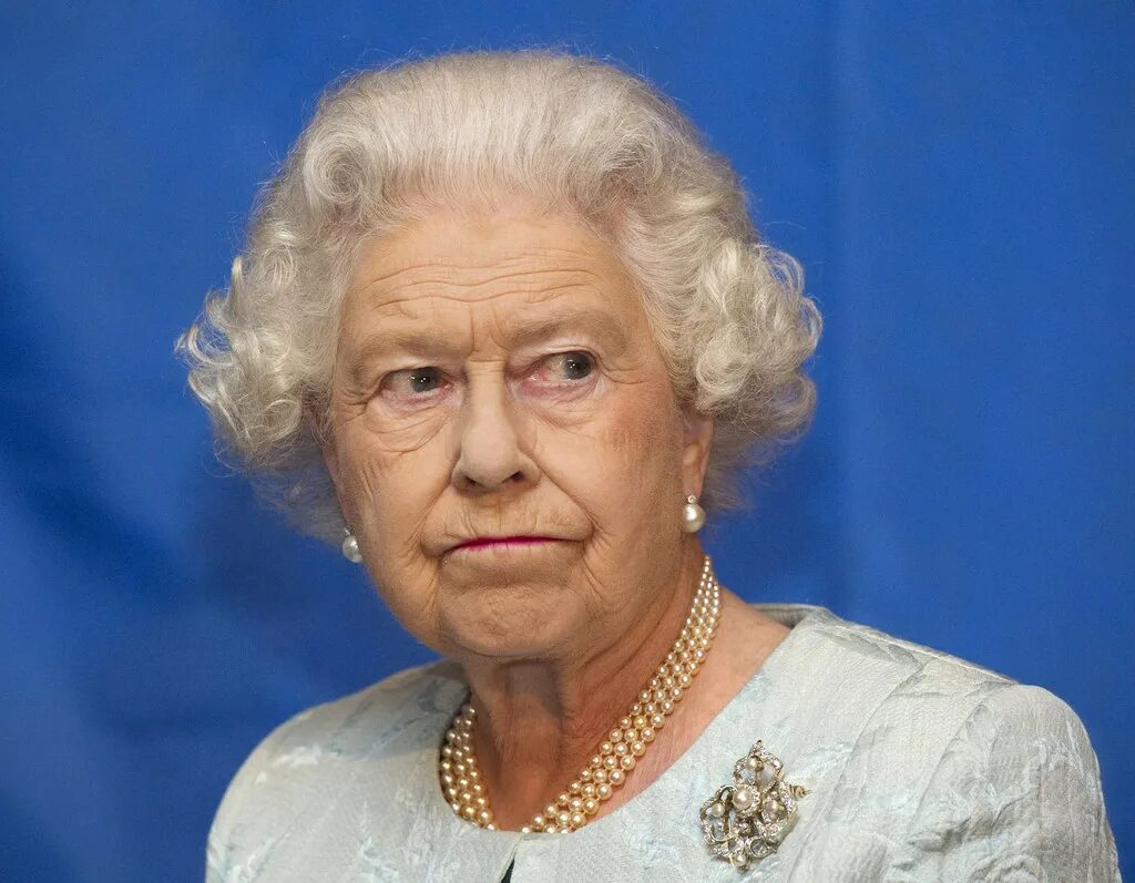 наташа королева новогодние. королев проспект королёва. королева елизавета недовольна. удивит королев. удивит королев.