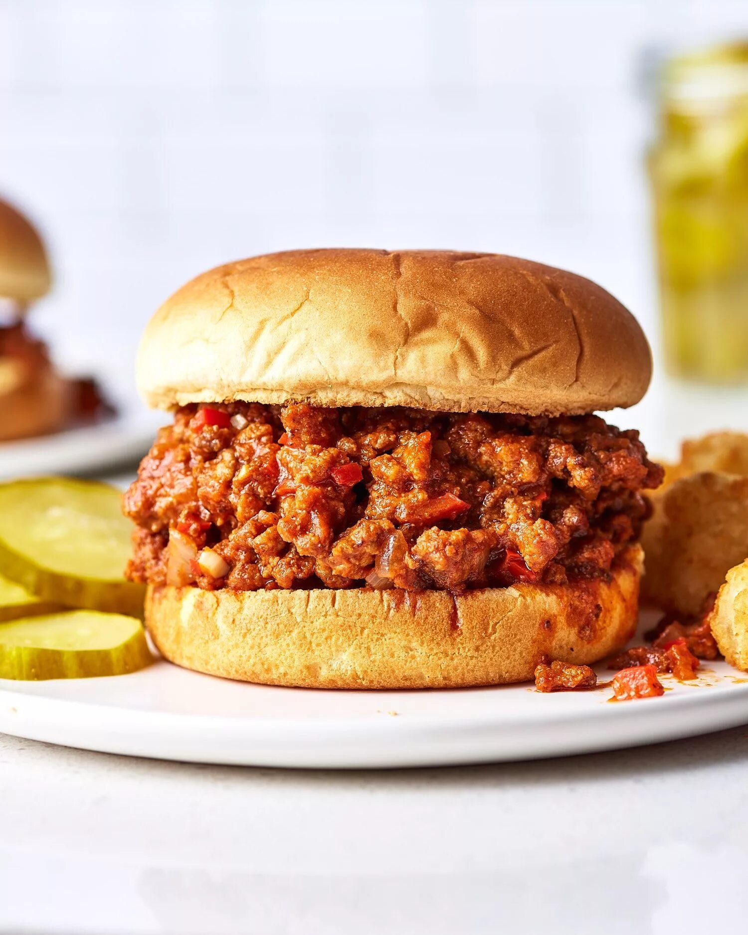 Sloppy joe burger. Бургер неряшливый джо. Бургер слоппи джо. Ленивый джо бургер. Бургер неряшливый джо.