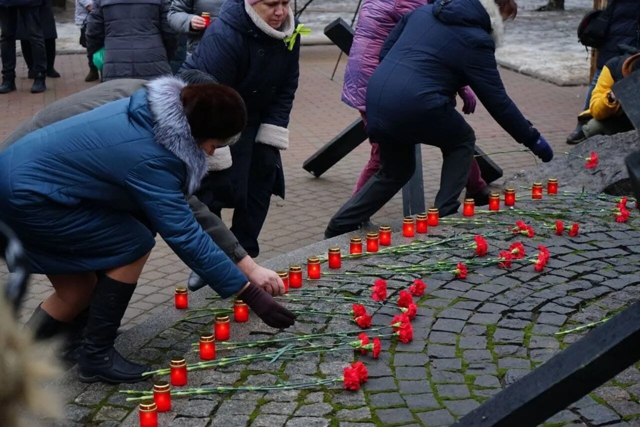 Акция свеча памяти блокада Ленинграда 2023. Свеча памяти блокадный Ленинград. Акция свеча памяти блокада Ленинграда. Свеча памяти памяти блокаде. Блокада 2019 год