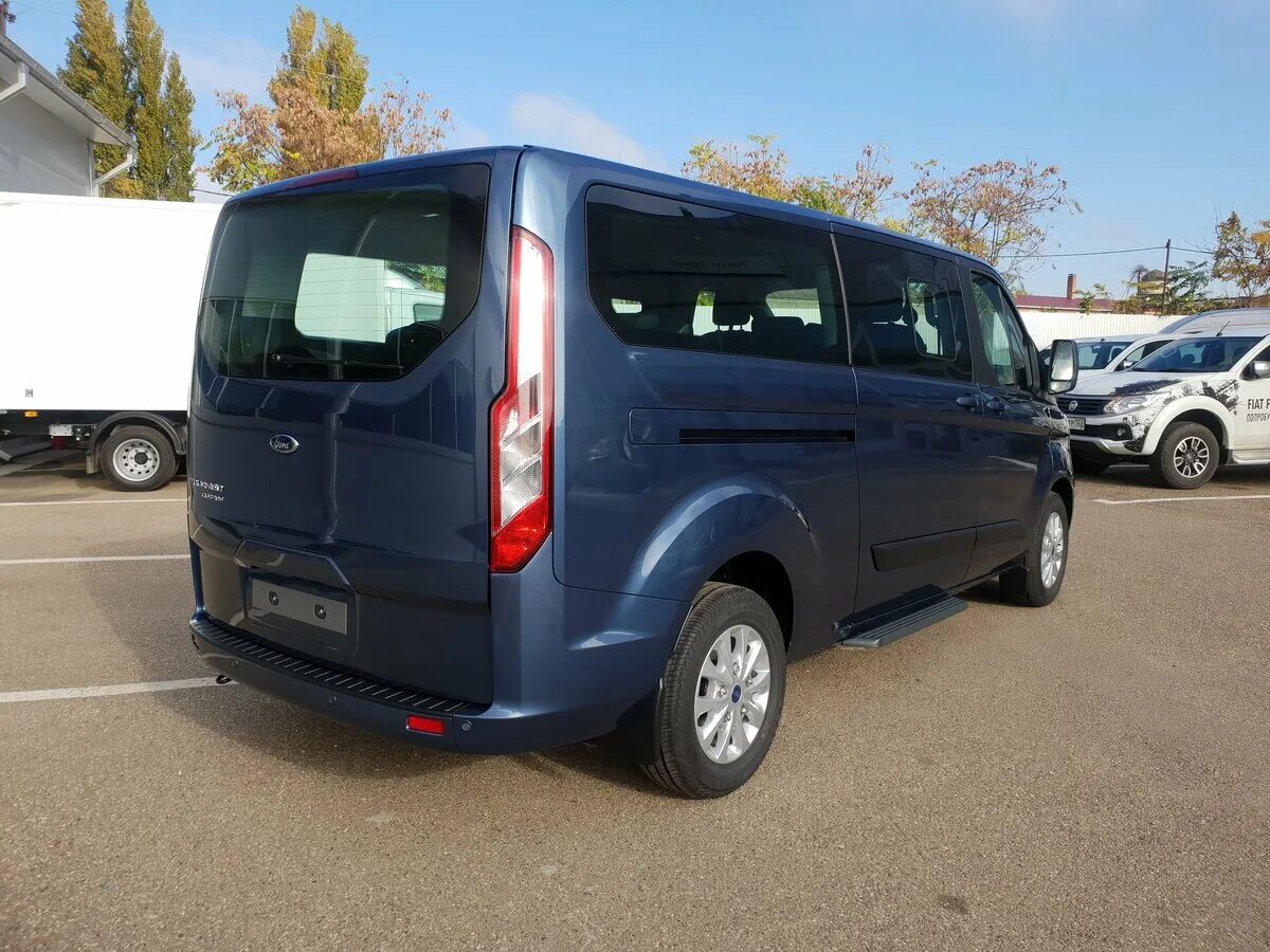 Купить форд торнео бу. Ford Tourneo Custom LWB. Ford Tourneo Custom 2018. Ford Tourneo Custom 2024 Red Color. Ford Tourneo Custom LWB I Ford Tourneo Custom LWB I.